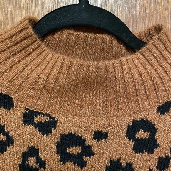 NWT Old Navy Cheetah Print Sweater - Picture 6 of 9